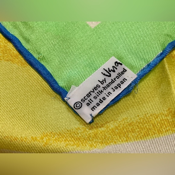 Vintage 1970s 28” x 28” Hand Rolled All Silk VERA NEUMANN Scarf Wrap Kerchief - Picture 5 of 14